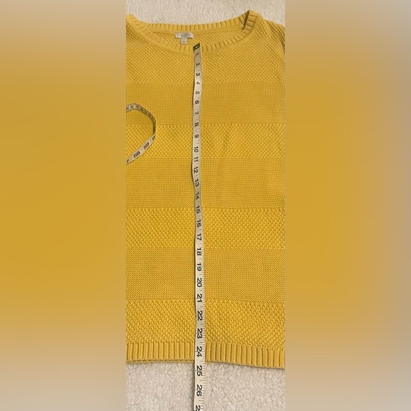 Talbots Women’s Yellow Long Sleeve Sweater size Large button detail on sleeve - Picture 8 of 12
